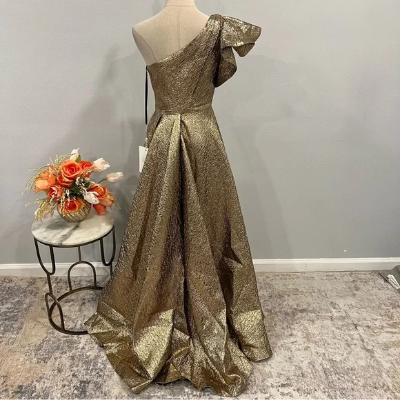 MAC DUGGAL Antique Bronze One Shoulder Metallic Evening Ballgown - Reemoly - Picture 13 of 15